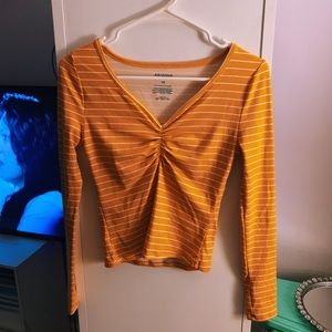 ⭐️Yellow/White Ruched Top⭐️